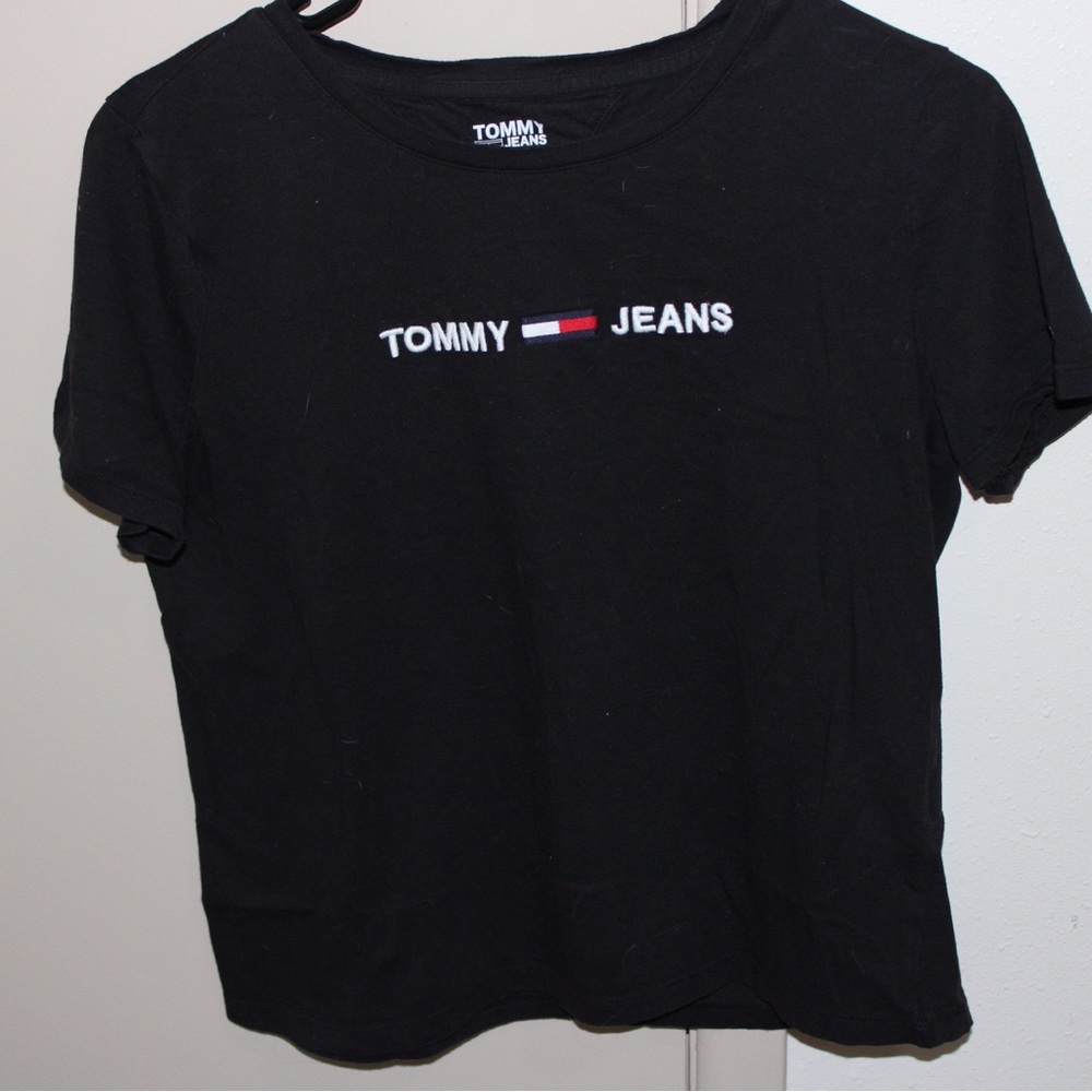 Tommy Hilfiger black t-shirt